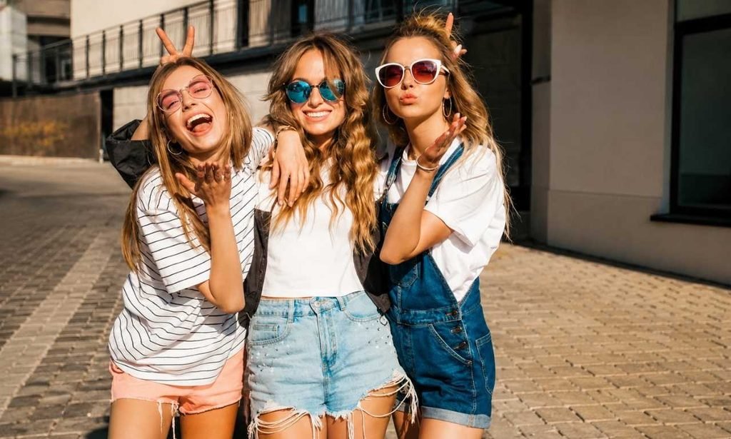 Yourself Captions: 150+ Creative, Funny & Confident Ideas